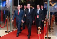 Cuộc sống đặt mục tiêu cho khoa học và khoa học soi đường cho cuộc sống